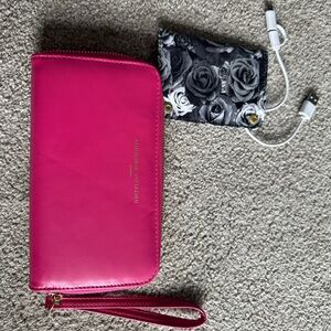 Adrienne Vittadini Hot Pink Wristlet Clutch wallet with built in Charger
